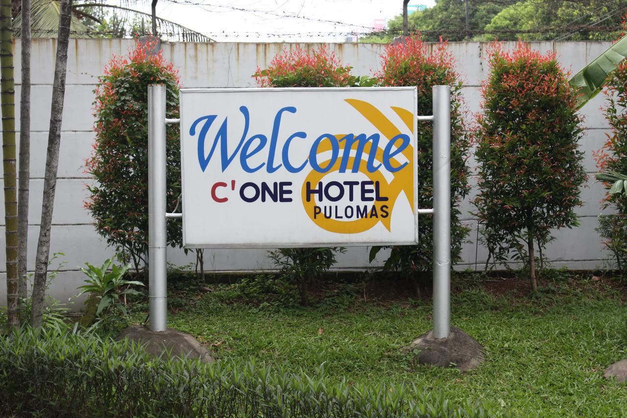 C'One Hotel Pulomas Jakarta Bagian luar foto